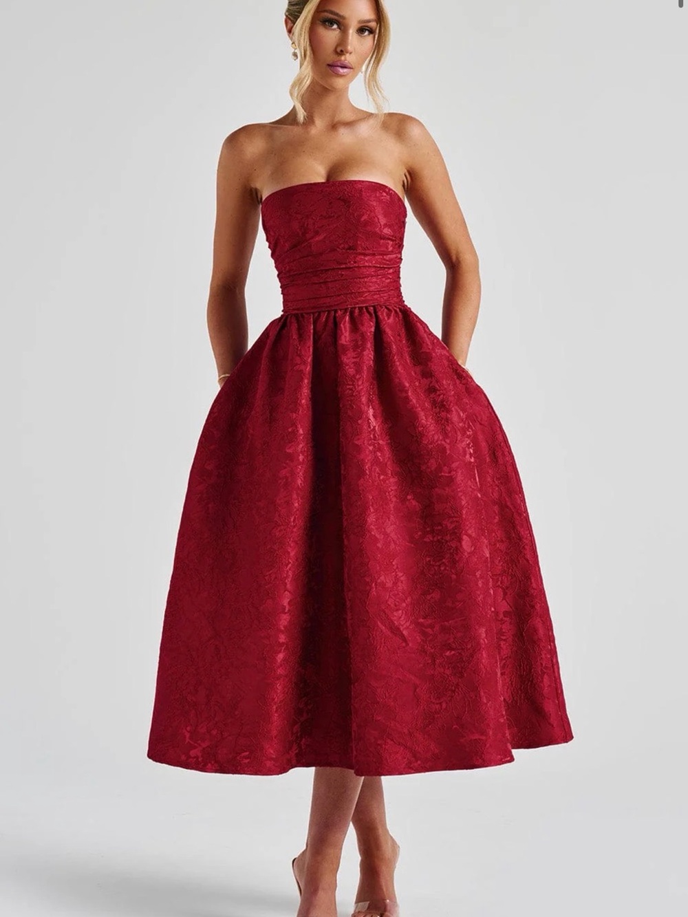 Strapless Burgundy Jacquard Tea-Length Dress